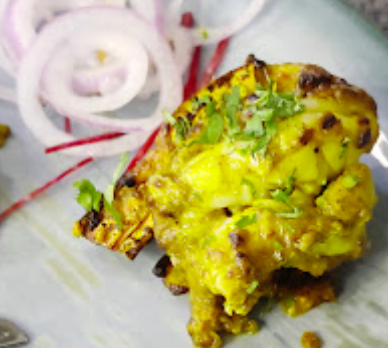 The Marina signature dishes Mushroom Peppercorn
Chilli Garlic Fried
Paneer Tikka